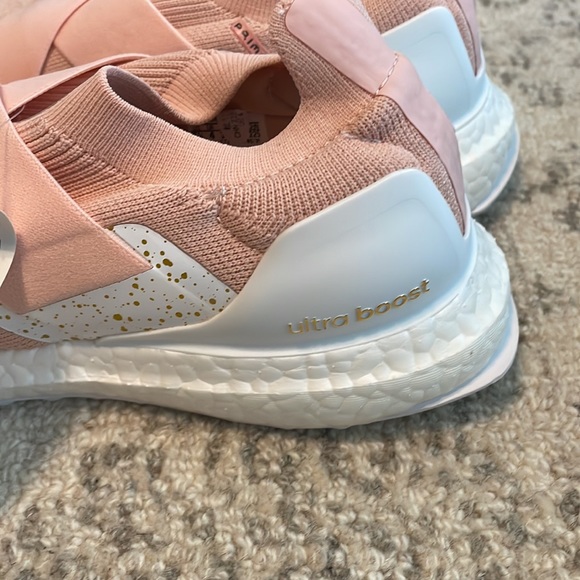 NWT Women’s Adidas Ultraboost Slip On DNA- Pink/White/Gold - Picture 4 of 5